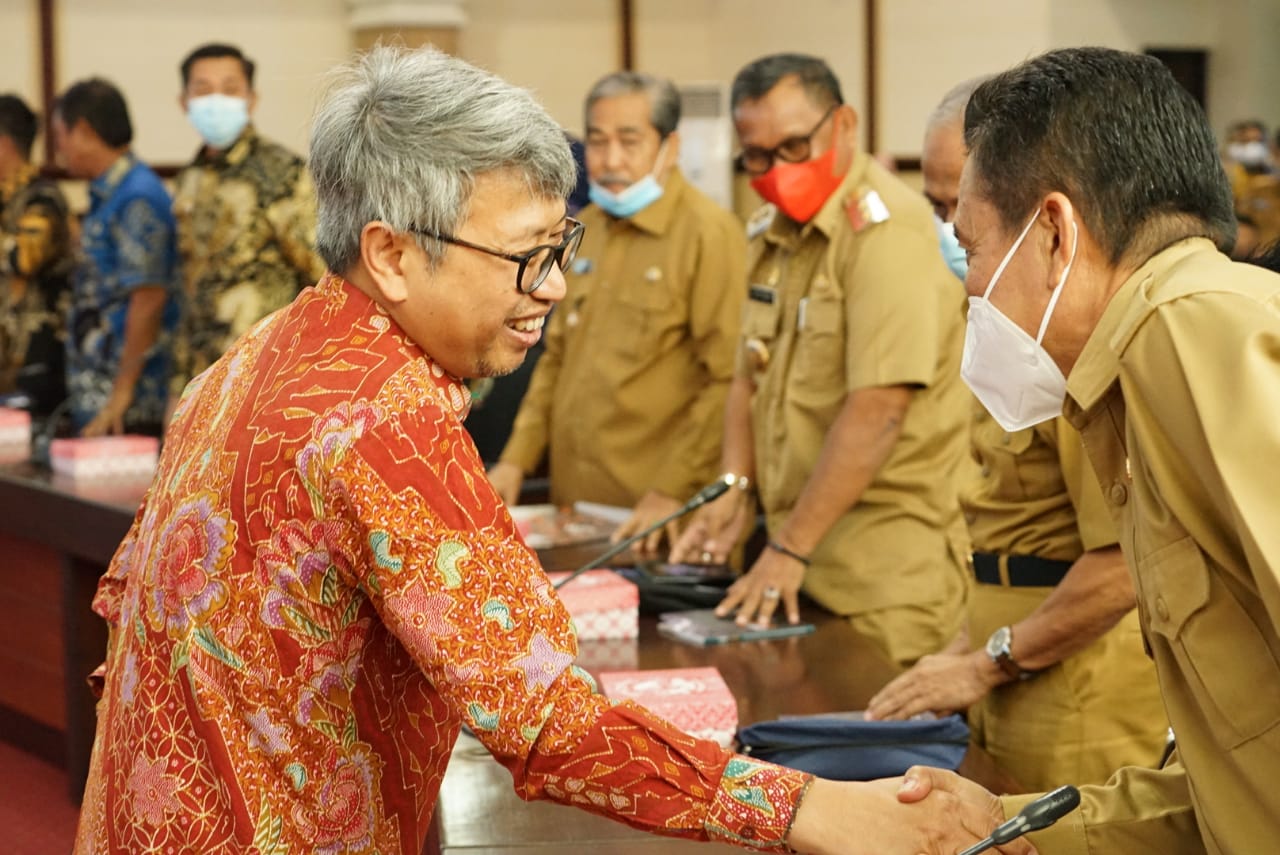 Sekda Lutra Hadiri Sosialisasi Hubungan Keuangan Antara Pemerintah