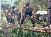 Wujudkan Pengabdian Kepada Masyarakat, Personel Batalyon D Pelopor Lanjutkan Perbaikan Jembatan Gantung di Desa Laba, Luwu Utara 2 WhatsApp Image 2026 02 09 at 06.42.431