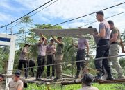 Wujudkan Pengabdian Kepada Masyarakat, Personel Batalyon D Pelopor Lanjutkan Perbaikan Jembatan Gantung di Desa Laba, Luwu Utara 3 WhatsApp Image 2026 02 09 at 06.42.44
