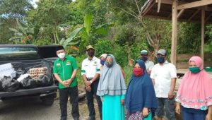 DPC PPP Luwu Salurkan Sembako ke Warga Karantina Mandiri di Bajo