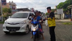 Dilakukan Serentak, Join Luwu Berbagi Takjil ke Warga