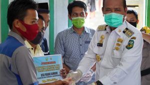 Tiga Desa di Luwu Salurkan BLT DD, Bupati Minta Warga Jalankan Protokol Kesehatan