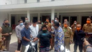 Penjual Jalangkote di Pangkep Diundang Khusus Gubernur Sulsel, Diberi Motor dan Beasiswa 3 Tahun