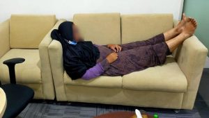 Dikira Corona, Wanita Ini Pingsan karena Kreditnya Jatuh Tempo