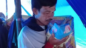Bayi Laki-laki Lahir di Tenda Pengungsian Korban Banjir Bandang Luwu Utara