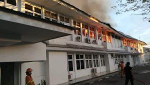 Kantor Dinas Kesehatan Provinsi Sulawesi Selatan  Dilalap Api