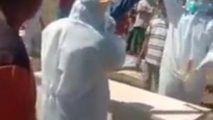 VIDEO: Aksi Warga Jeneponto Ambil Paksa Jenazah Covid-19 Saat akan Dimakamkan