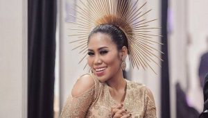 Evi Masamba Minta Persetujuan Netizen Maju Calon Bupati Lutra, Ivan Gunawan Tak Setuju