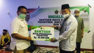Anggota DPR RI Muhammad Fauzi Salurkan Bantuan Total Rp 1,4 Miliar Untuk 20 Pesantren di Luwu Raya