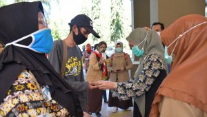 60 Penyuluh KB Non PNS di Lutra Terima Kompensasi Covid-19