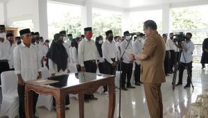 Basmin Mattayang Lantik 100 Anggota BPD, Ajak Dukung Program Pemerintah Luwu