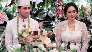 Dua Tahun Berumah Tangga, Aura Kasih Gugat Cerai Suami