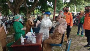 Pejabat Luwu Tes Rapid Antigen Massal