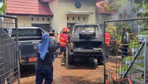 Mobil Milik Mantan Kadis Pertanian Luwu Hangus Terbakar