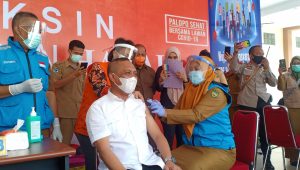 VIDEO : Nonton Gaya Wawali Palopo Disuntik Vaksin Covid-19