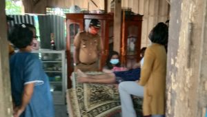 BREAKING NEWS : Warga Kelurahan Salobulo Ditemukan Meninggal Gantung Diri