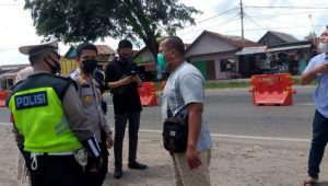 Melintas di Pos Penyekatan, Oknum Polisi Mintai Pengendara Rp 100 Ribu