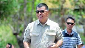 Hadapi Pengunjuk Rasa, Bupati Bulukumba Tendang Ban Bekas, Demonstrasi Ricuh