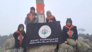 Pemuda Pancasila Luwu Dukung Pendakian Rinjani-Semeru Srikandi AKAR Indonesia