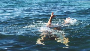 BREAKING NEWS : Pulang Dari Acara Duka, Perahu Warga Tenggelam di Danau Towuti, Dua Orang Masih Dicari