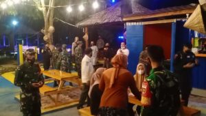 Satgas Covid Luwu Bubarkan Pengunjung Cafe-Rumah Makan Buka Lewat Jam 8 Malam