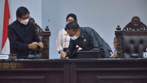 Sah! DPRD Lutra Tetapkan Ranperda Pertanggungjawaban APBD 2020 Menjadi Perda