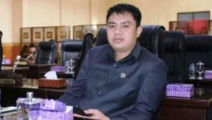 Demi Mengurus Orangtuanya yang Sakit, Ade Vernanda Anggota DPRD Solok Selatan Pilih Mundur