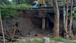 Diterjang Banjir, Jembatan Trans Sulawesi di Salulino Terancam Putus
