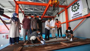 Walikota Palopo Resmikan Pabrik Es Ponjalae