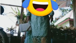 Sindir Pemerintah, Emak-emak di Sumarambu ke Pesta Pakai Sepatu Boots