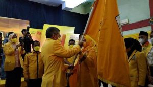 Aklamasi Pimpin Golkar Parepare, Istri Taufan Pawe Terharu