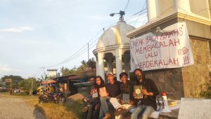 Tumbuhkan Minat Baca, Pemuda Desa Lauwo Gelar Lapak Baca Gratis