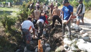 Patut Ditiru, Warga Desa Cendana Putih I Swadaya Bangun Drainase