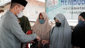 FKJ Bagikan Makanan Tambahan ke Ibu Hamil
