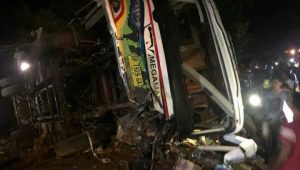 Bus Megamas Sorowako-Makasssar Terbalik, Satu Orang Meninggal Dunia