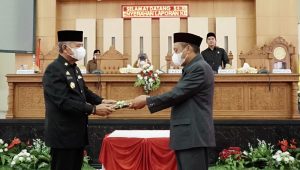 Bupati Luwu Serahkan LKPJ Tahun 2021 Ke DPRD