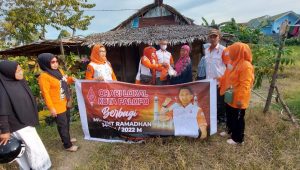 Orari Lokal Palopo Berbagi Sembako di Dua Kelurahan