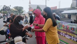 Personel dan Bhayangkari Brimob Baebunta Libatkan PPGT bagi Takjil Gratis, Muhammad Agus: Bentuk Solidaritas Antar  Umat Beragama