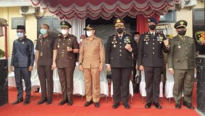 Danyon D Pelopor bersama Jajaran mengikuti upacara Hari Bhayangkara ke-76 tahun 2022 di Mapolres Lutra