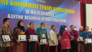 BKPSDM Luwu Terima Penghargaan Penyelesaian Kenaikan Pangkat PNS Wilayah IV Makassar