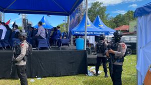 Pelantikan Ketua dan Pengurus DPD Partai NasDem Kabupaten Luwu Utara Dijaga Ketat oleh Brimob