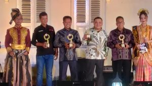 Ratona TV Palopo Raih Anugerah KPID Award Kategori Talkshow Terbaik