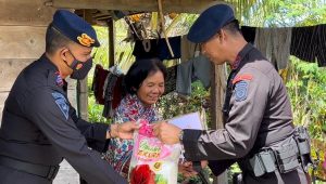 Selain Berbagi Sembako Kepada Warga Kurang Mampu, Personel Brimob Baebunta Juga Melaksanakan Kerja Bakti