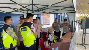 Kapolres Luwu Cek Pos Pengamanan, Pastikan Keamanan Calon Penumpang Maskapai Penerbangan di Bandara Bua