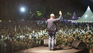 Semarak HUT Ke-17 Belopa, Konser Tri Suaka-Nabila Hipnotis Ribuan Masyarakat Luwu