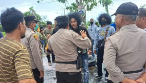 Aliansi Masyarakat Lingkar Smelter Unjukrasa di Depan PT BMS