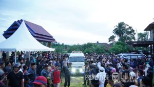 Tiba di Walmas, Jenazah SBj Disambut Ribuan Pelayat, Bupati Luwu Instruksi Seluruh Camat Melayat ke Rumah Duka