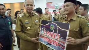 Berprestasi Dalam Pencapaian Target PBB-P2, Bupati Luwu Beri Reward ke Camat,Lurah/Kades dan Kolektor PAD