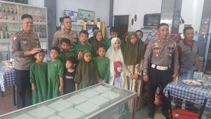 Ajak Anak Panti Asuhan Makan Bersama, Ini Harapan Kapolres Palopo dan Kasat Lantas, Kanit Regident : Senang Melihat Mereka Tertawa