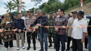 Bupati Luwu Resmikan Jembatan Lekkopini di Kecamatan Bajo Barat